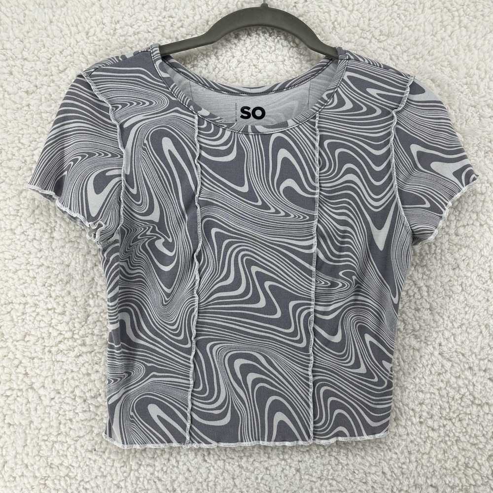 SO‎ Cropped Top Women's Size Medium Abstract Swirl Ruffle Hem Preppy Y2K Vibes